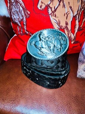 Western Leather Belt with Rodeo Buckle - Black